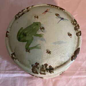 Creative Co-op frog and dragonfly dish with lid